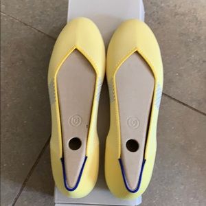 Rothy’s point flat - brand new